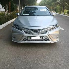 Toyota Camry 2021