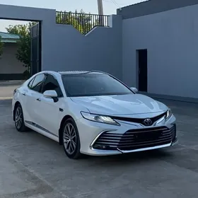 Toyota Camry 2021