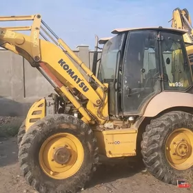 Komatsu WA900-3 2014