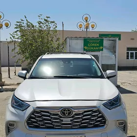 Toyota Highlander 2021