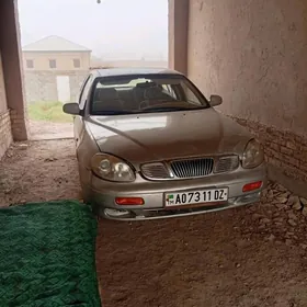 Daewoo Leganza 1999