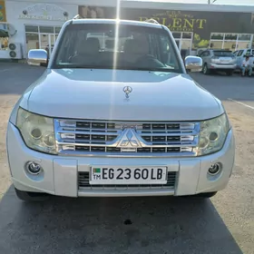 Mitsubishi Pajero 2010