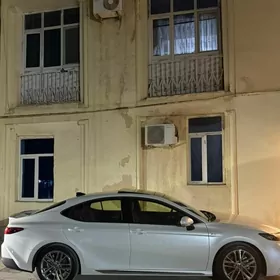 Toyota Camry 2025