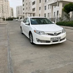 Toyota Camry 2014