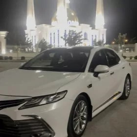 Toyota Camry 2023