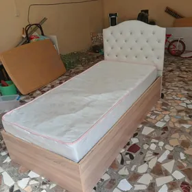 Satlyk  krowat 1 adamlyk