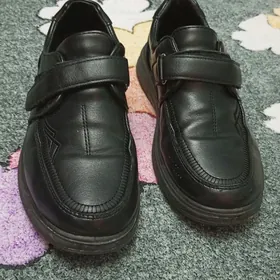 продам детские туфли