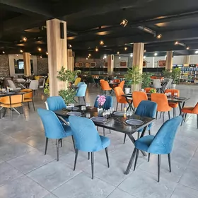 ofissantka gyz işgär gerek