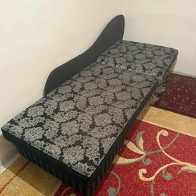 Диван