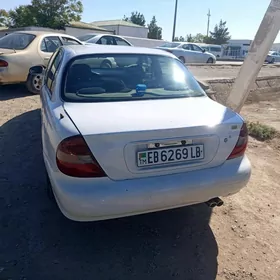Hyundai Sonata 1996