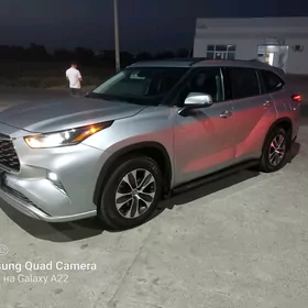 Toyota Highlander 2022