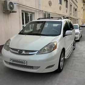 Toyota Sienna 2004
