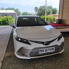 Toyota Camry 2021