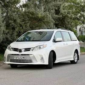 Toyota Sienna 2020