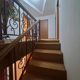БЕКРЕВЕ 5 КОМ ДОМ