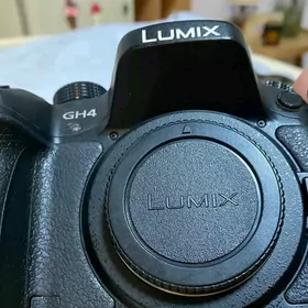 LUMİX GH4