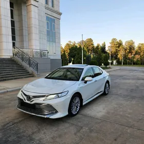Toyota Camry 2020