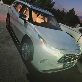 Toyota Highlander 2020