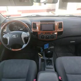 Toyota Hilux 2013