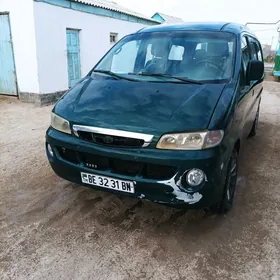 Hyundai H-1 2002