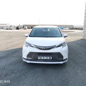 Toyota Sienna 2021