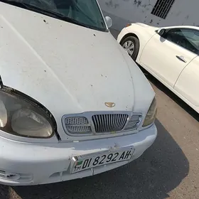 Daewoo Lanos 2001