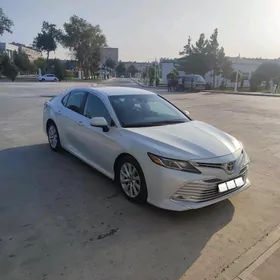 Toyota Camry 2020