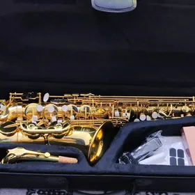 Saksofon  YAMAHA  саксофон 