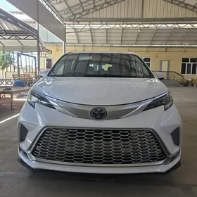 Toyota Sienna 2022