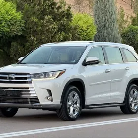 Toyota Highlander 2019