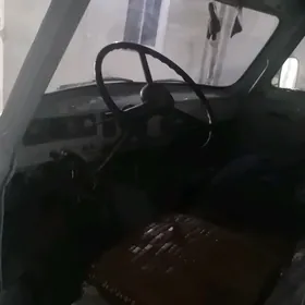 UAZ Profi 1986