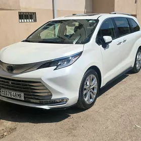 Toyota Sienna 2022