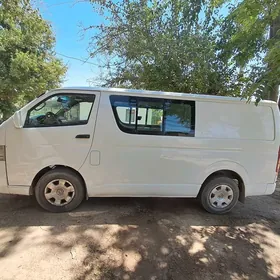 Toyota Hiace 2006