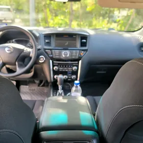 Nissan Pathfinder 2020