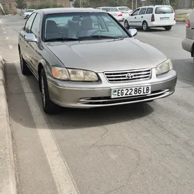 Toyota Camry 2000