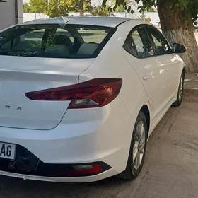 Hyundai Elantra 2020