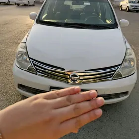 Nissan Tiida 2006