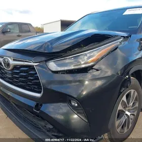 Toyota Highlander 2021