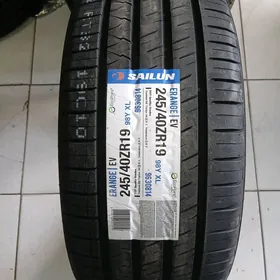 245/40/19saYlun vetnam 2025Y