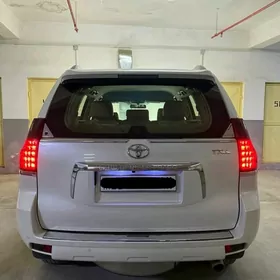 Toyota Land Cruiser Prado 2013