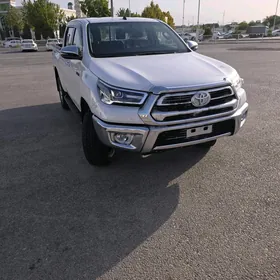 Toyota Hilux 2025
