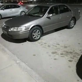 Toyota Camry 1999