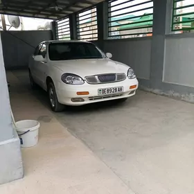 Daewoo Leganza 2002