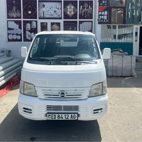 Nissan Urvan 2005
