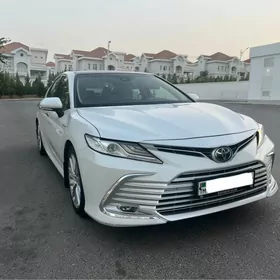 Toyota Camry 2021