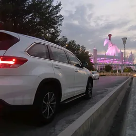 Toyota Highlander 2018