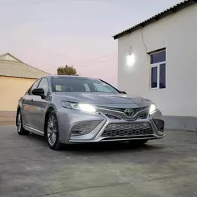Toyota Camry 2020