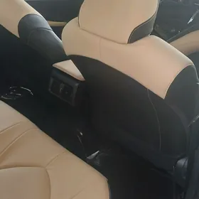 Toyota Camry Hybrid 2020