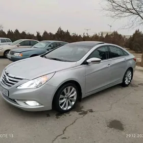 Hyundai Sonata 2011