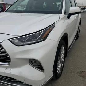 Toyota Highlander 2021